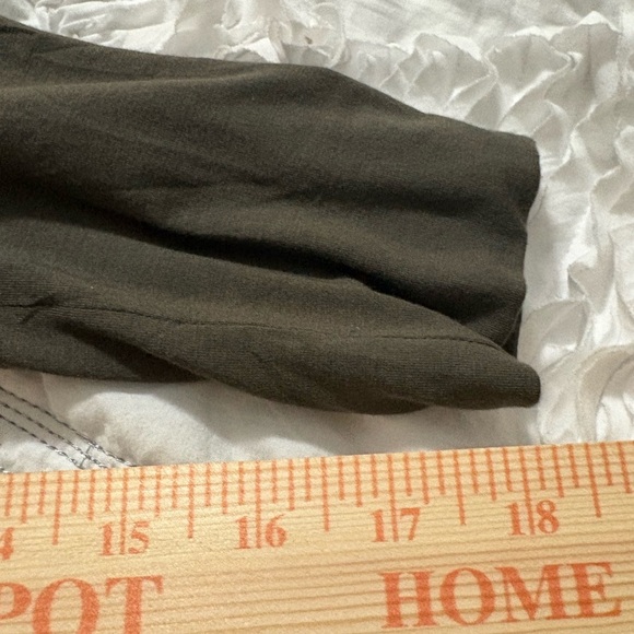 Very pretty mossy green embroidered long sleeve dress. V neck with tie bow. - Picture 13 of 14